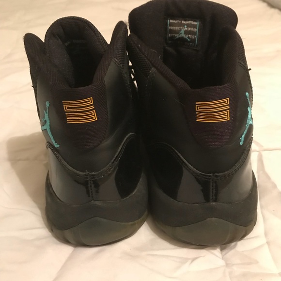 Jordan’s size 7y - Picture 2 of 3